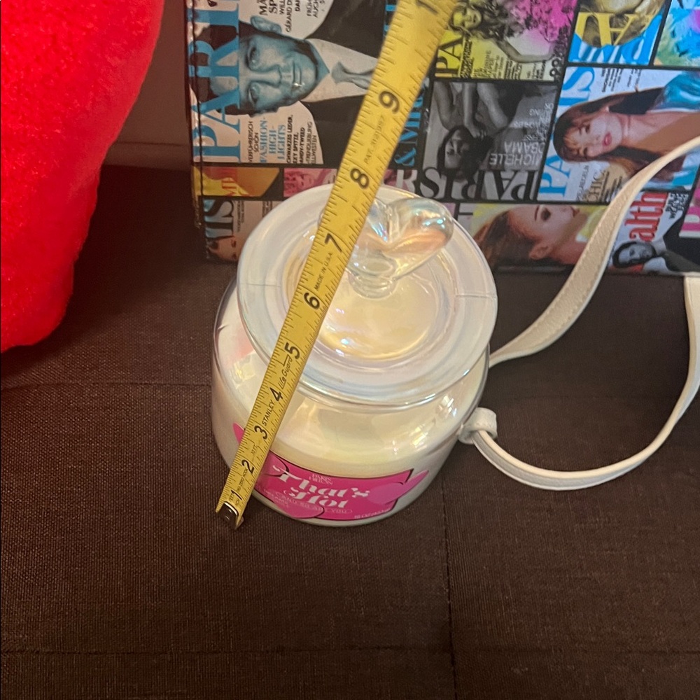 Paris Hilton That's Hot Scented Candle - Pink and White - Picture 7 of 8